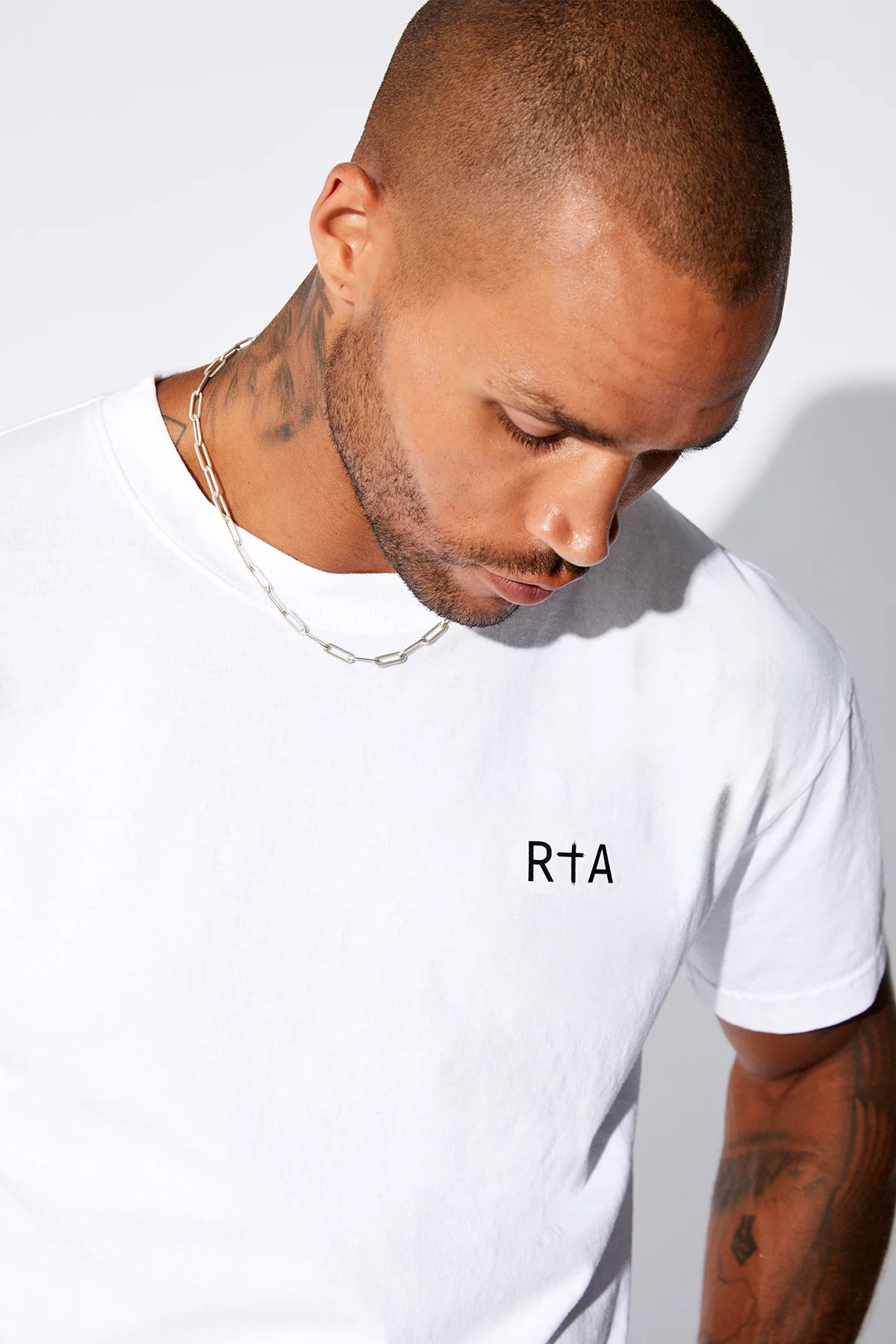 COLIN SHORT SLEEVE TEE | WHITE CHEST LOGO 4 COLIN SHORT SLEEVE TEE | WHITE CHEST LOGO