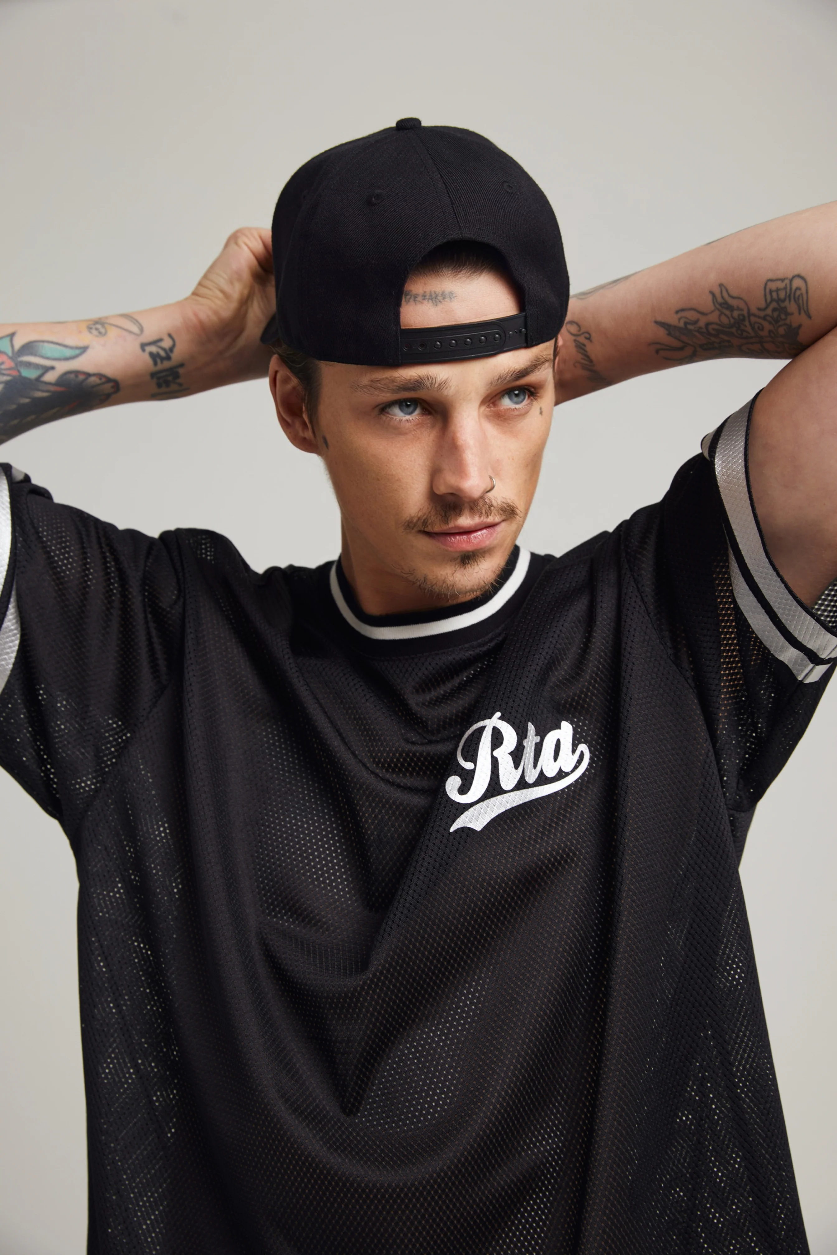 COLIN | BLACK WITH SILVER FOIL