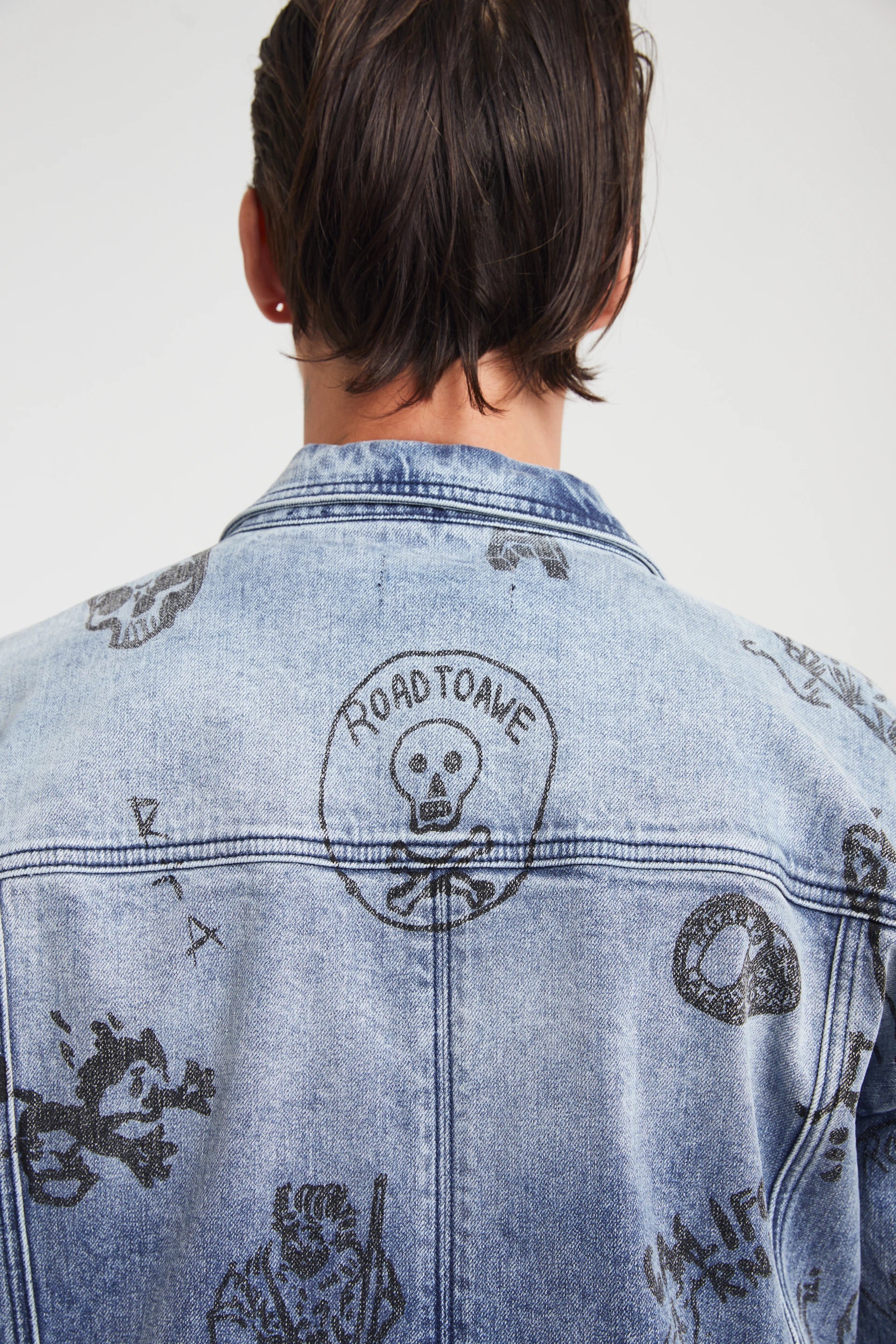 DANNY DENIM JACKET | LIGHT WASH SCRIBBLE
