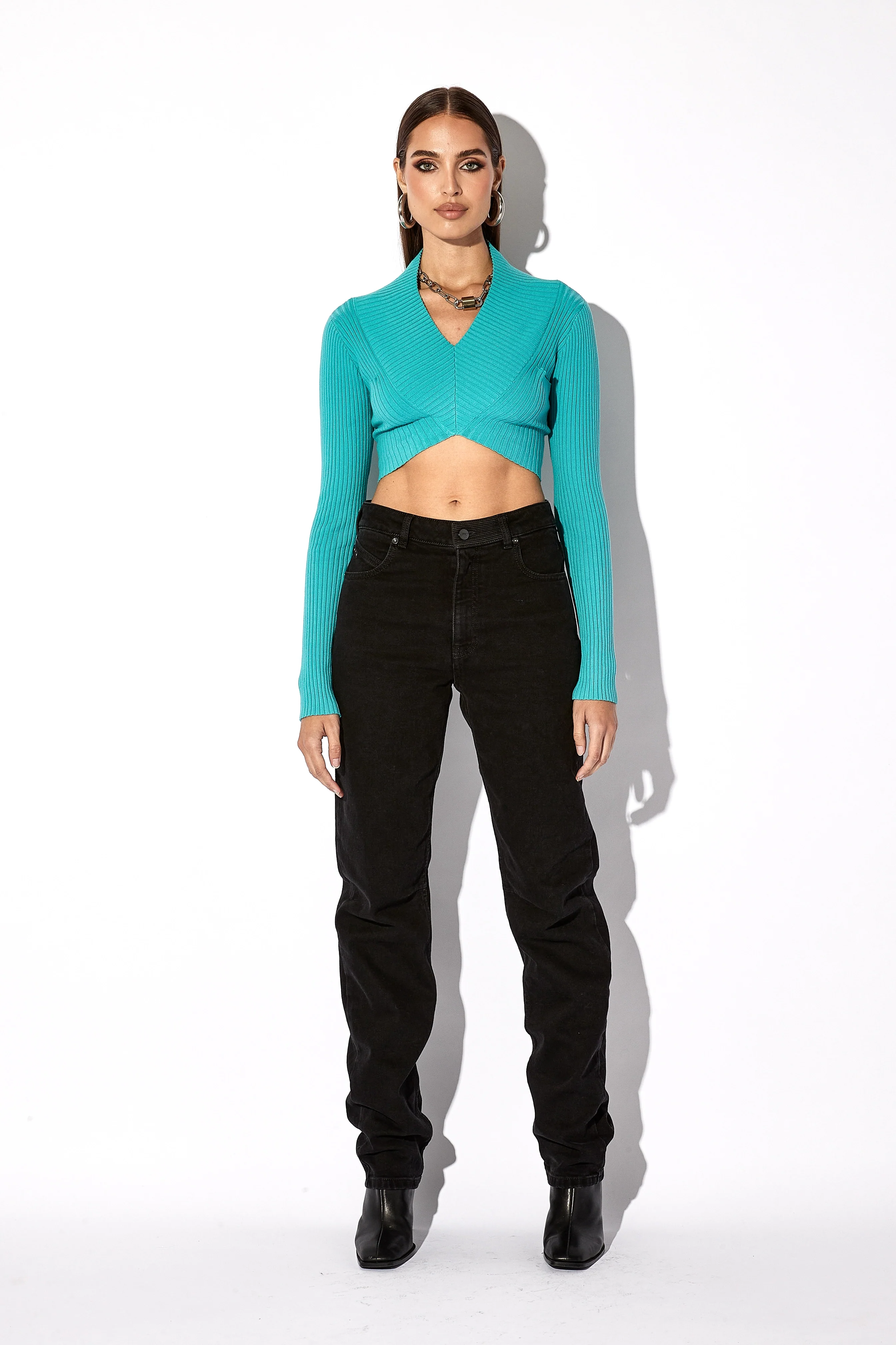 LONG SLEEVE CROPPED KNIT TOP