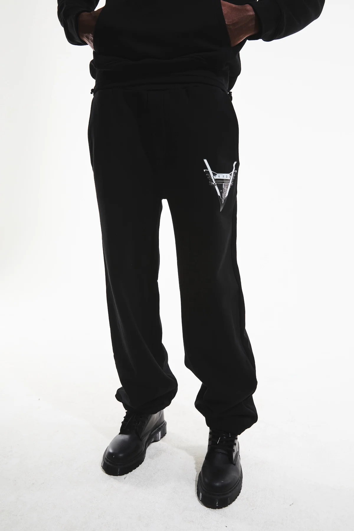 RAFA OVERSIZED SWEATPANT | BLACK CAR BADGE