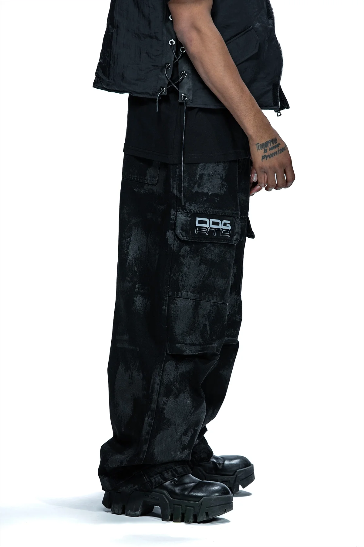 WYLIE CARGO JEAN | BLACK WAX COATED DDG